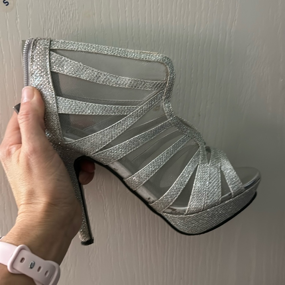 Silver heels! Just in time for the Holidays!